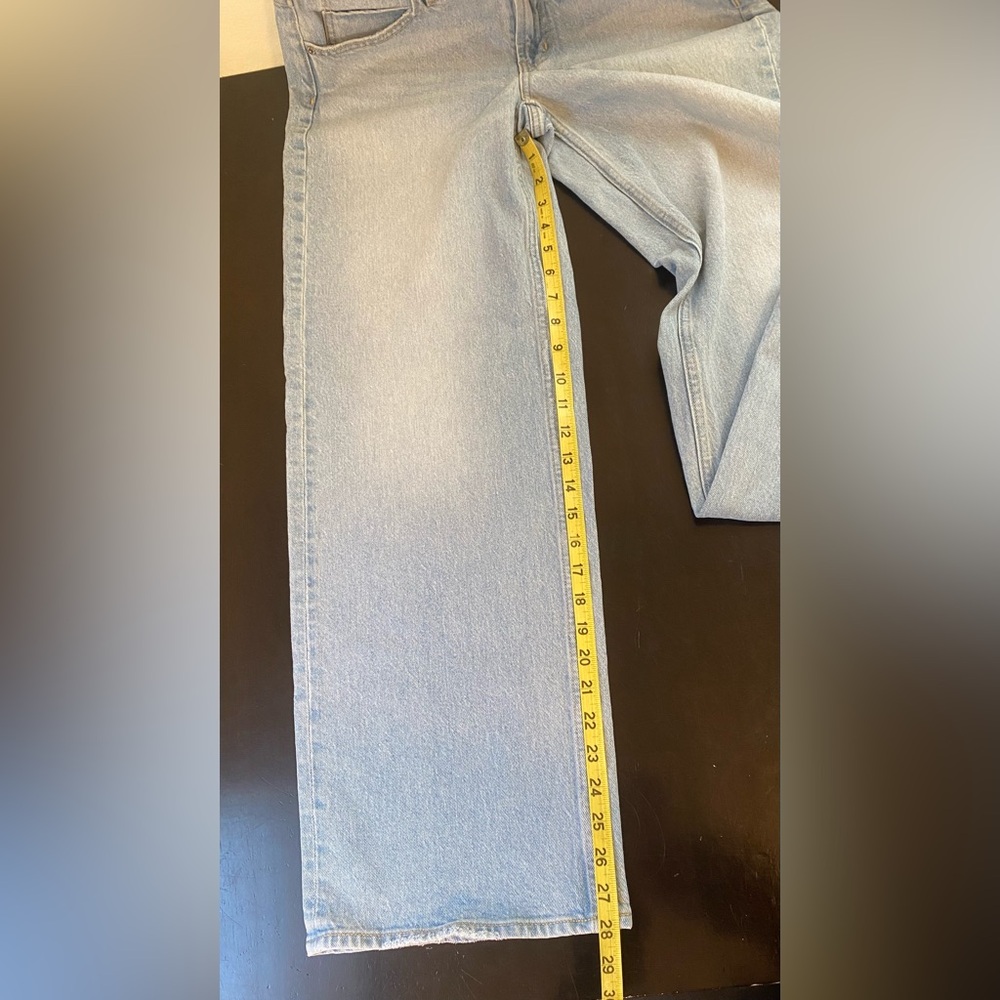 Old Navy Women’s Denim Wide Leg Jeans - Picture 5 of 10